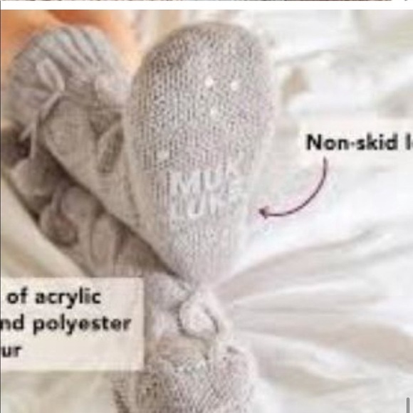 MUK LUKS Women’s Pom Cabin Knit Socks - Picture 7 of 11